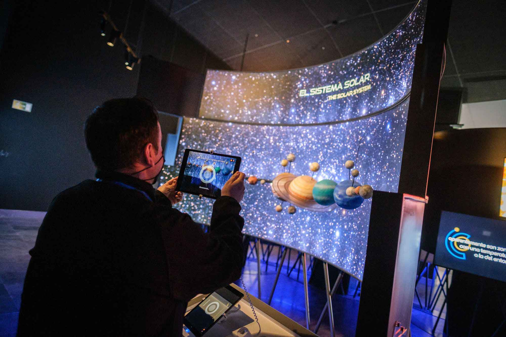 El sistema solar en realidad aumentada en el Centro de visitantes Roque de los Muchachos