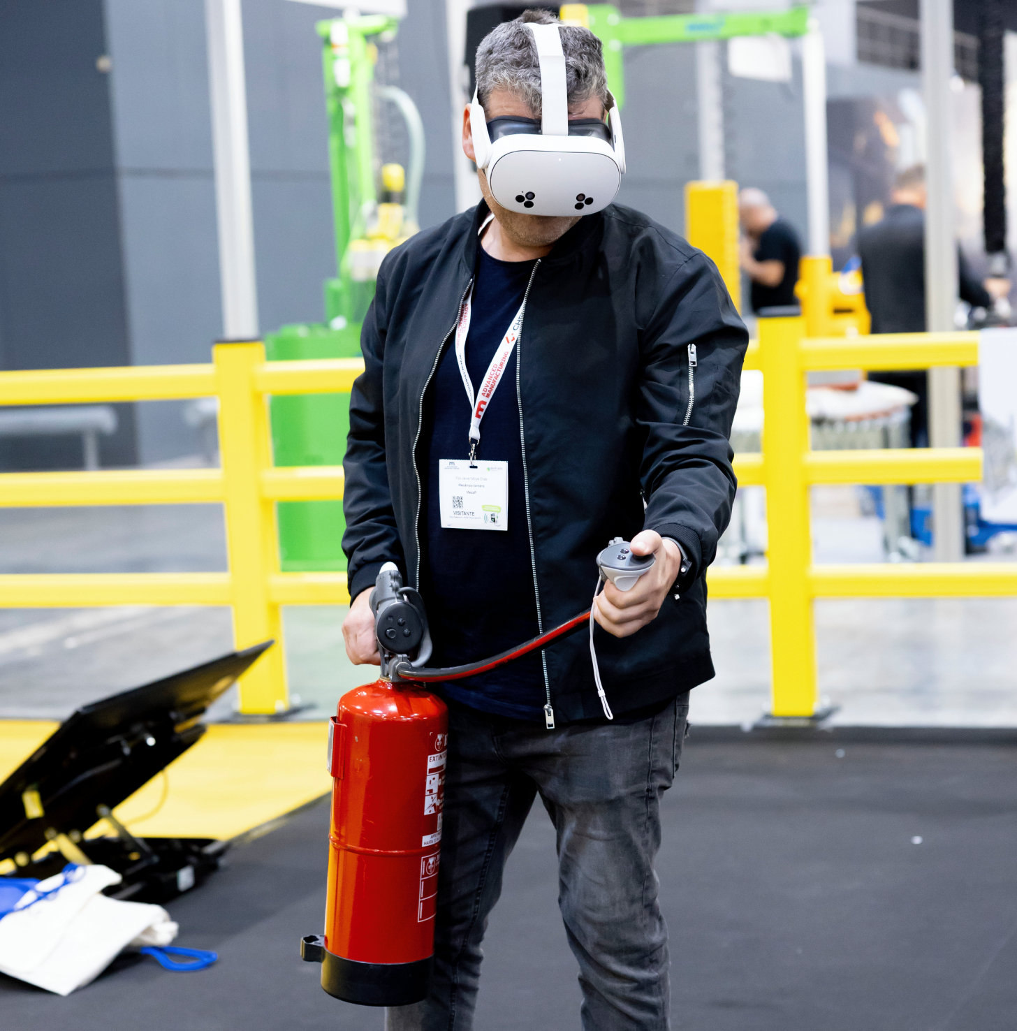 Simulador de realidad virtual de extinción de incendios con extintor real