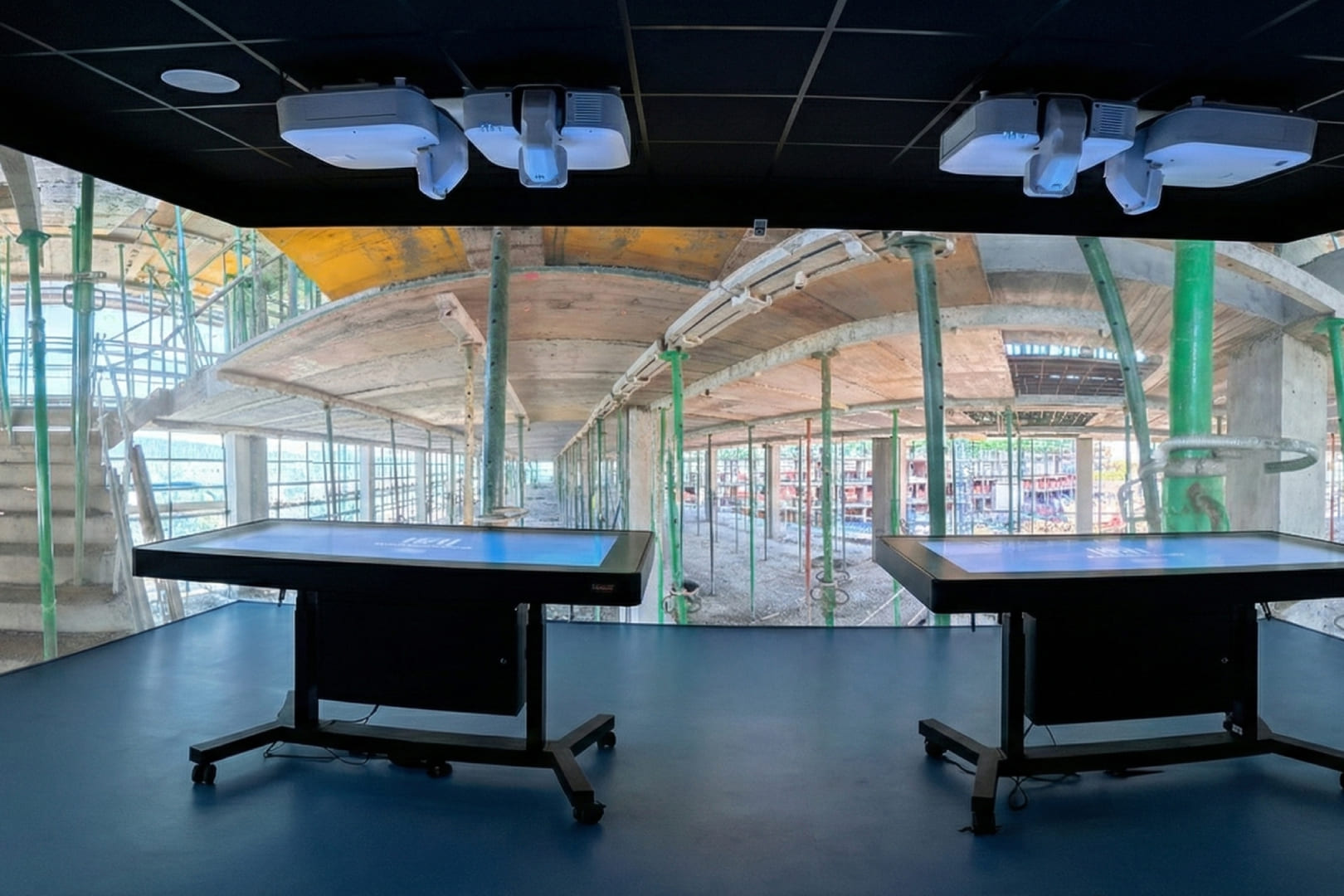 Contenido inmersivo 360º para un aula con proyecciones sobre paredes