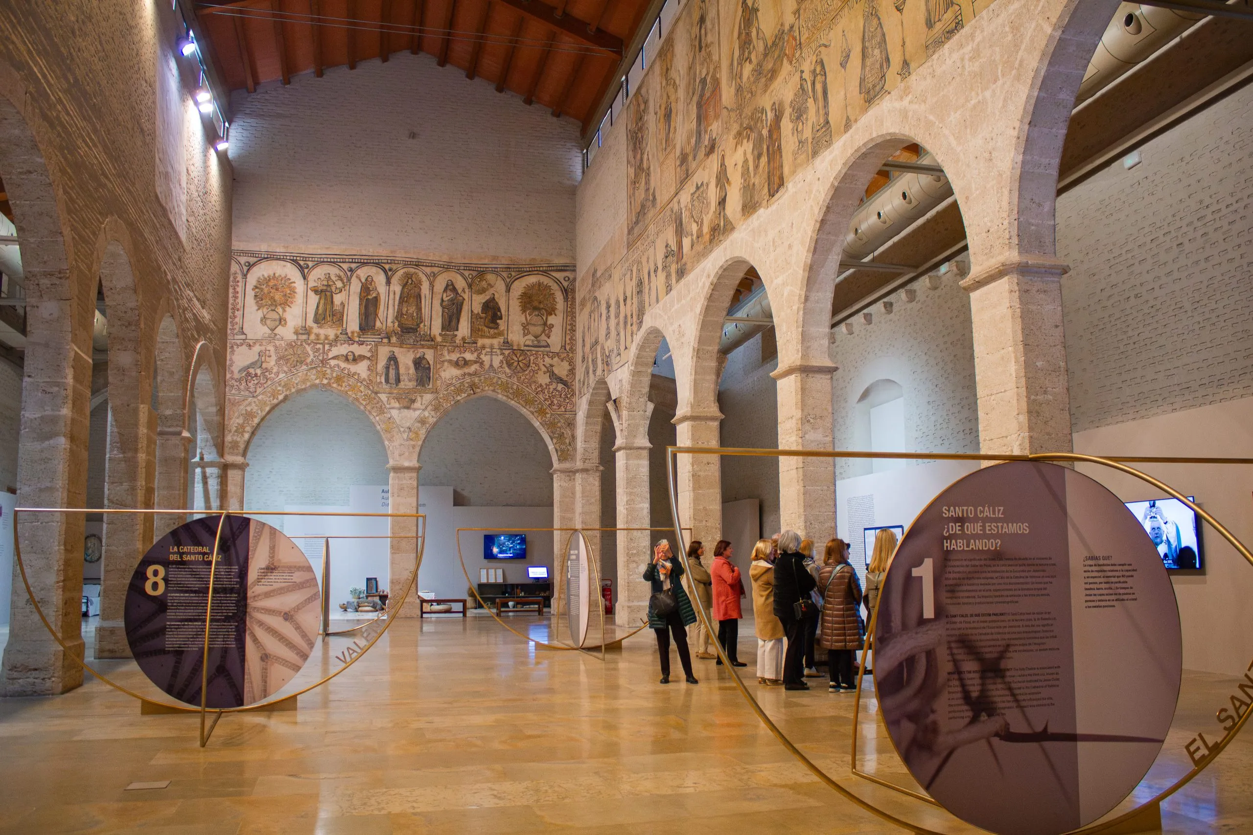 Vista general del interior del Centro de Visitantes en el Almudín de Valencia